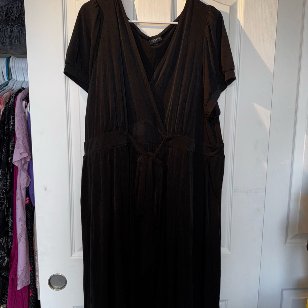 torrid Black Sleeveless Scoop Neck Dress
